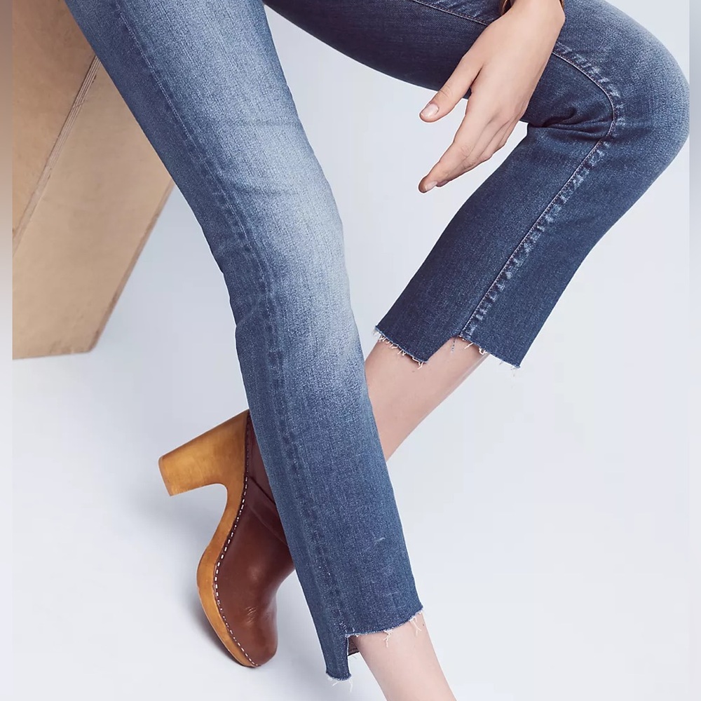 Anthro Pilcro Parallel Step Up Hem Mid Rise High Low Straight Leg Jeans size 28